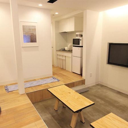 Sekai Hotel Shika Осака Екстериор снимка
