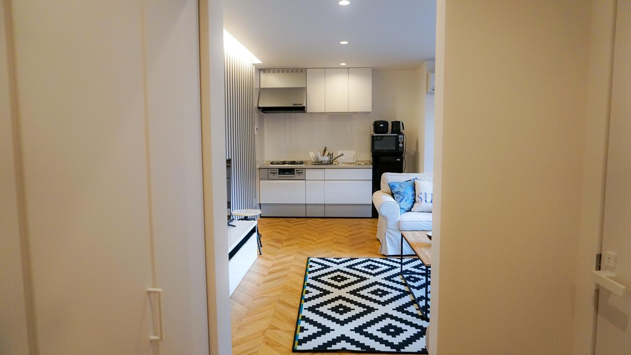 Sekai Hotel Shika Осака Екстериор снимка